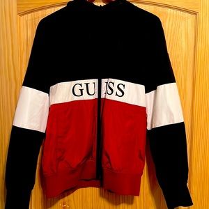 Selling guess jacket don’t have the tags. Bought it and it and never wore it